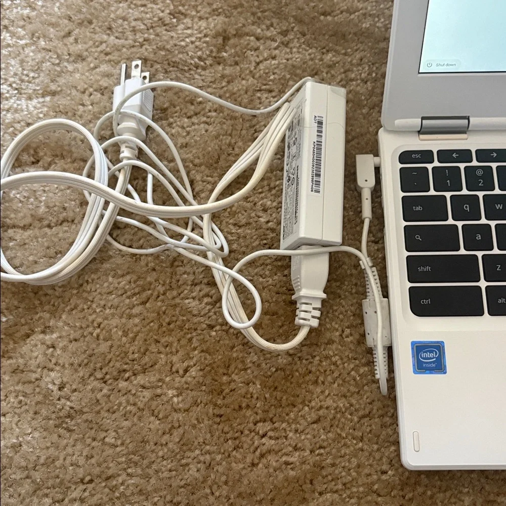 Acer White Chromebook like new CB3-132 Student Lightweight Laptop